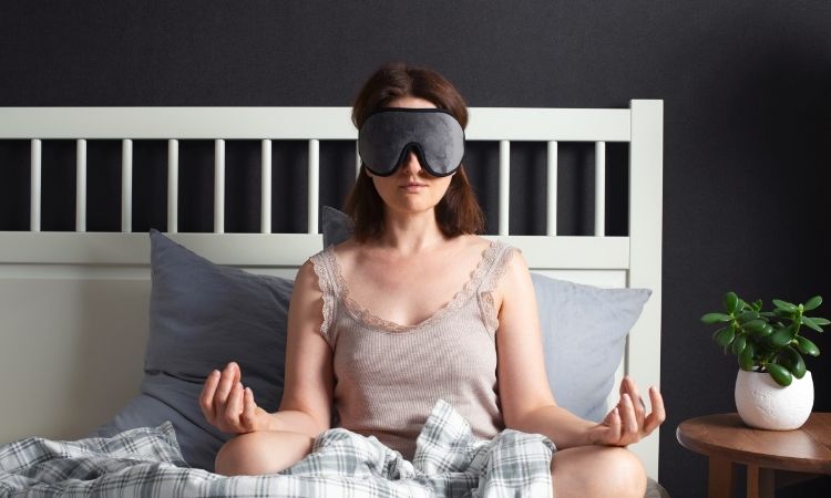 bổ sung melatonin tự nhiên thiền trước khi ngủ
